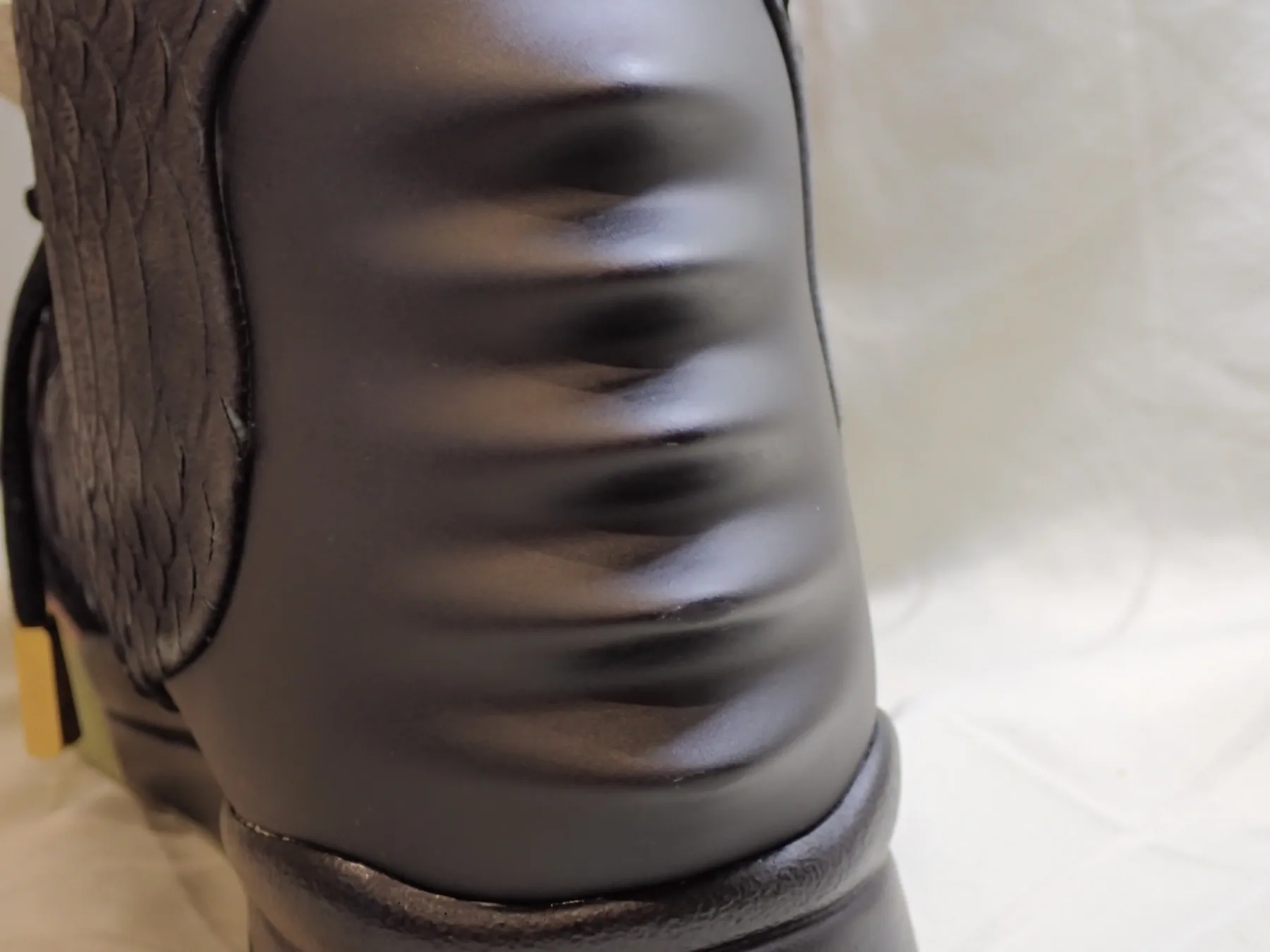 Sculpted heel ridges on Nike Yeezy 2 sample